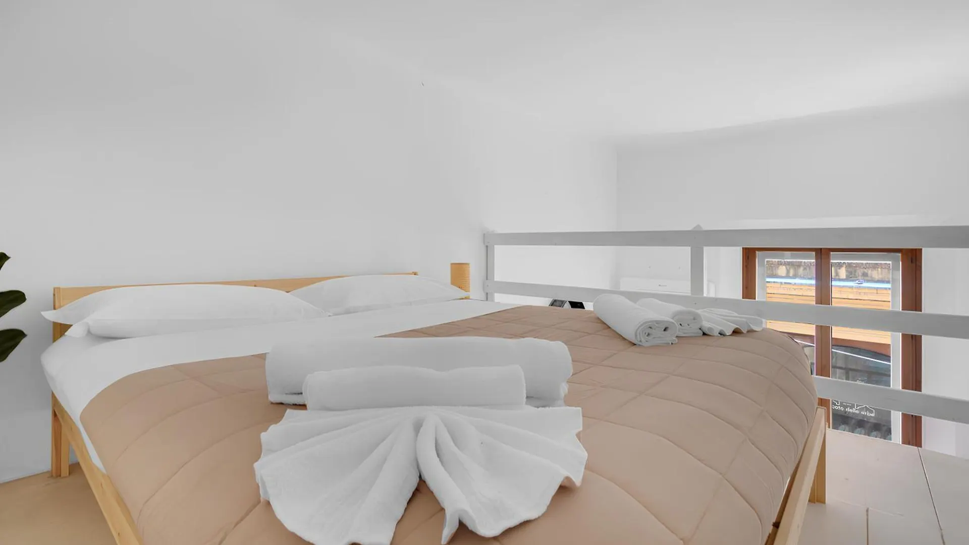 アパート Bright Design House In The Heart Of Bolognaアパートメント