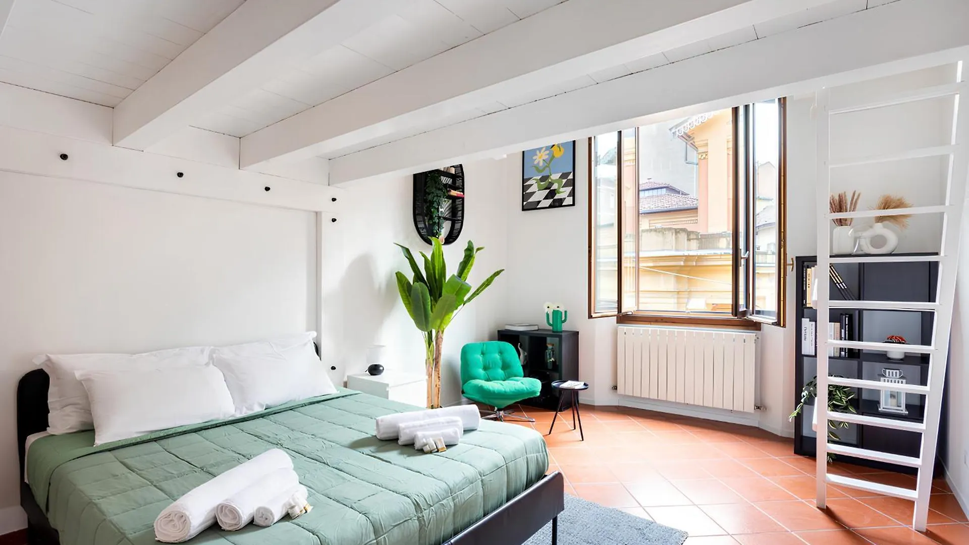 アパート Bright Design House In The Heart Of Bolognaアパートメント