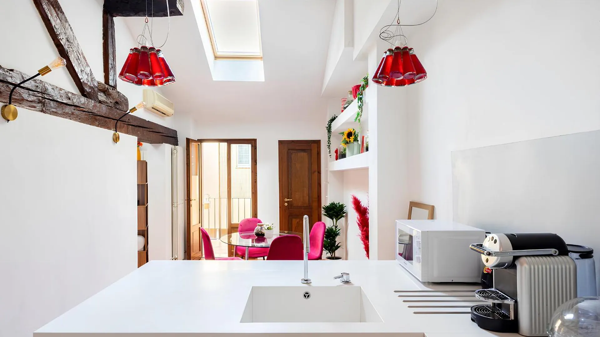 Bright Design House In The Heart Of Bologna Apartment Italy