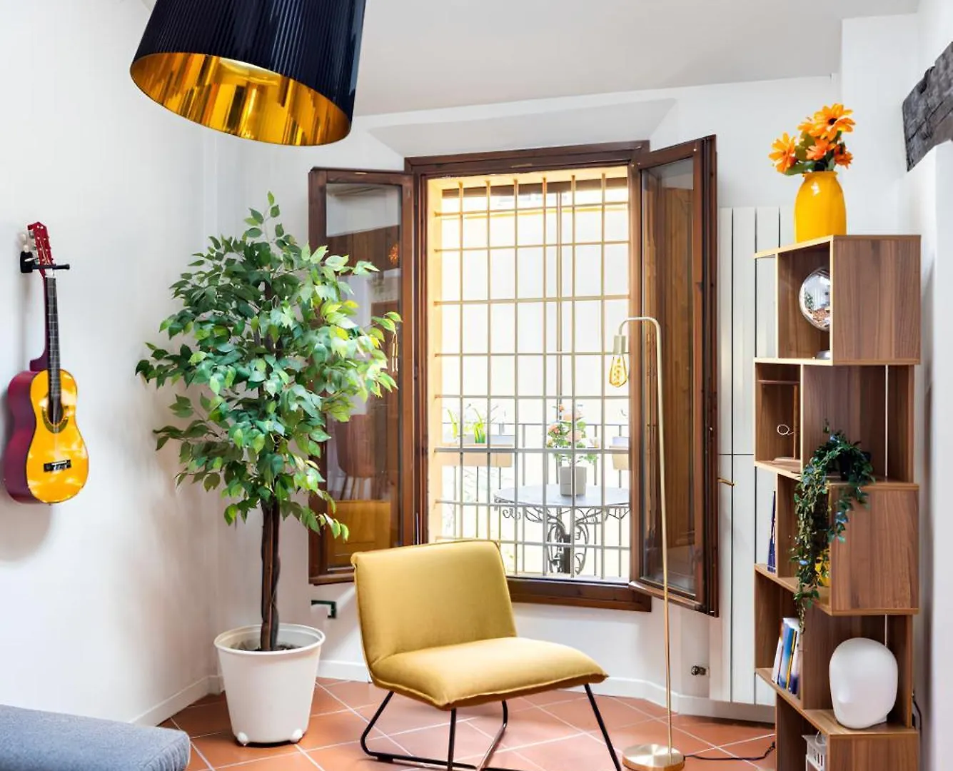 Bright Design House In The Heart Of Bologna Apartment
