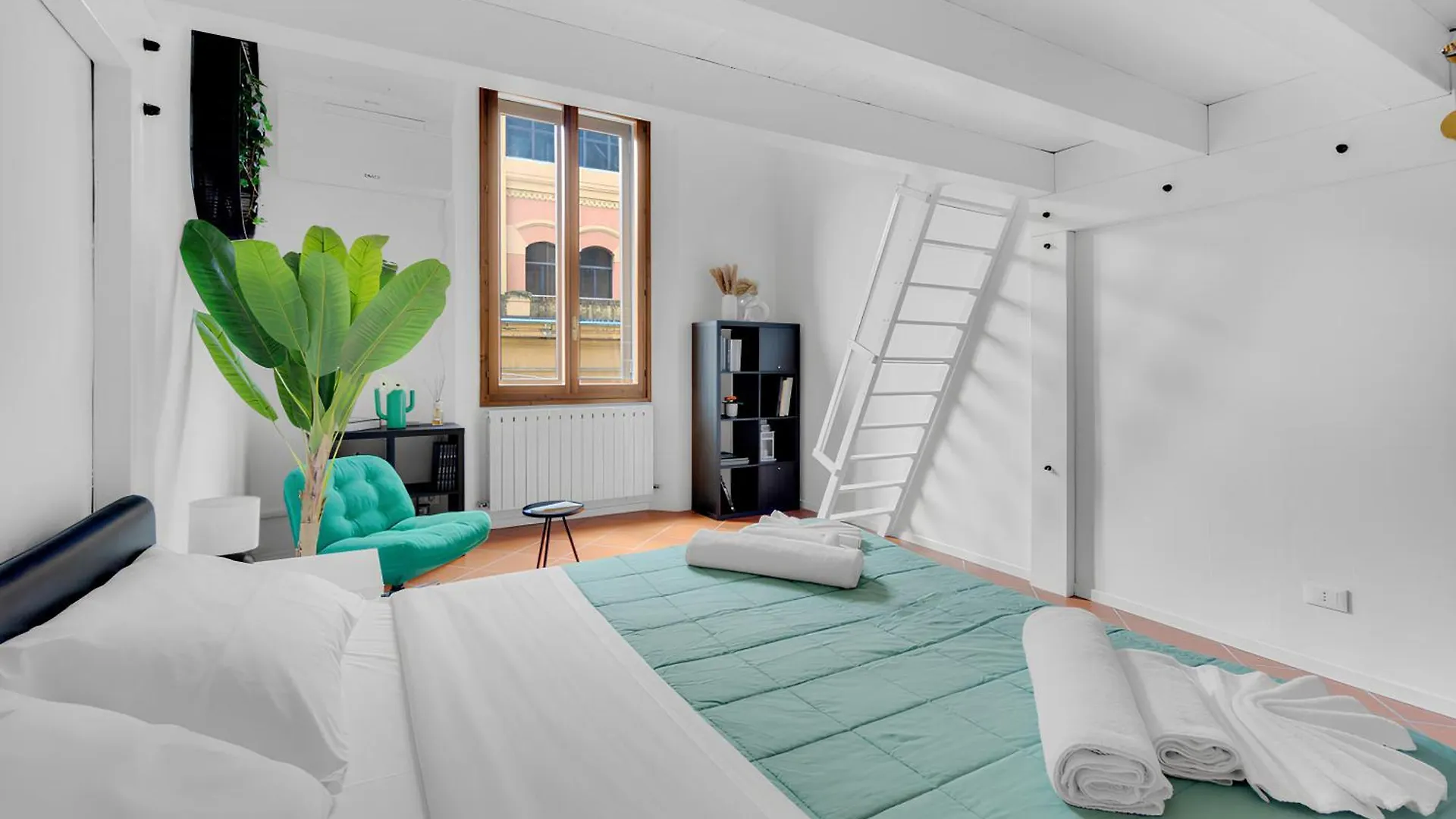 Bright Design House In The Heart Of Bologna Apartment Italy