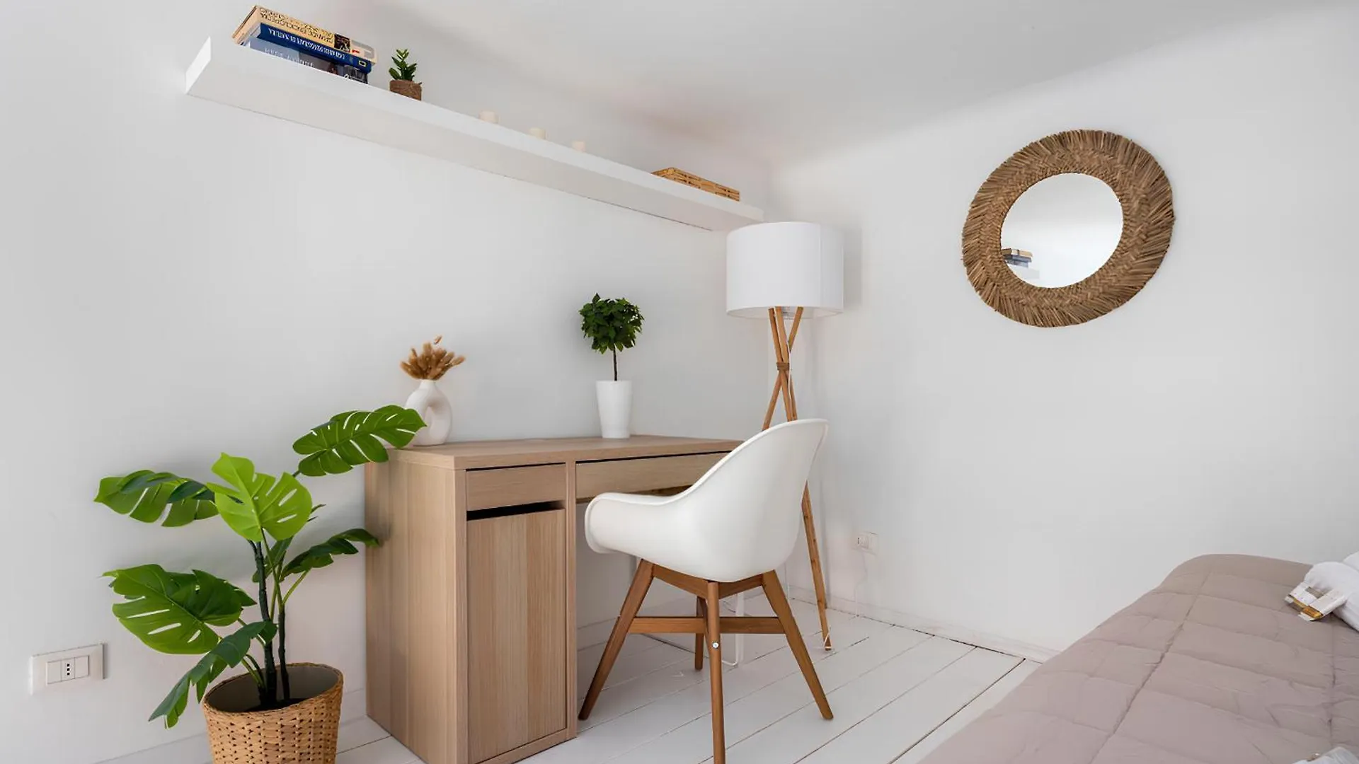 Bright Design House In The Heart Of Bologna Apartment