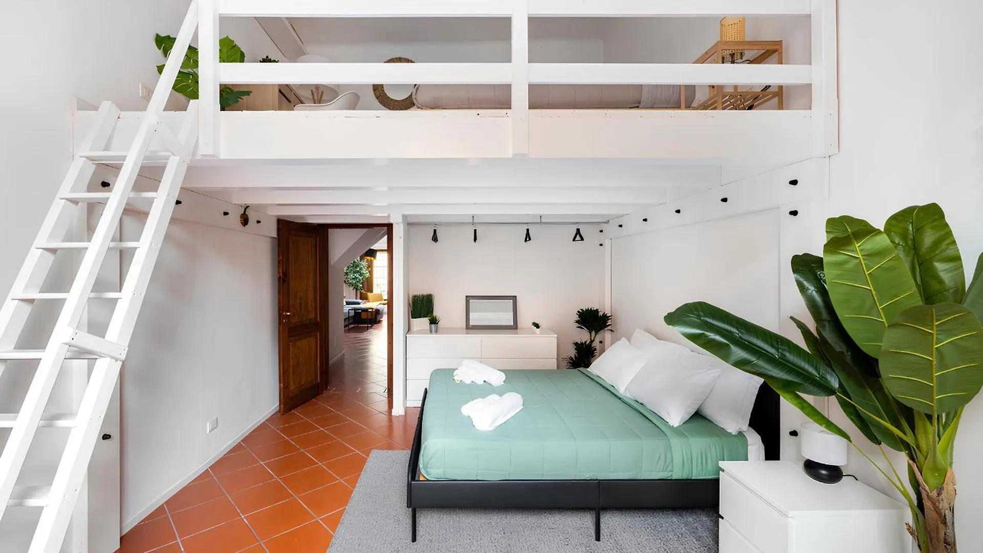 Bright Design House In The Heart Of Bologna Apartment