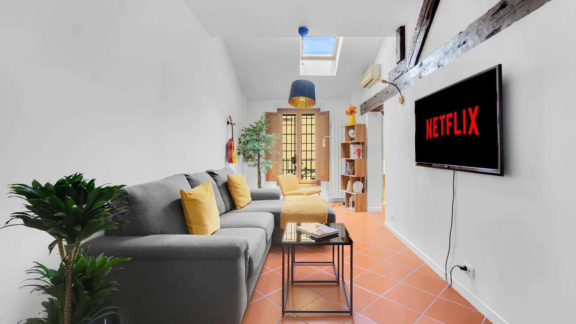 Bright Design House In The Heart Of Bologna Apartment 0*,